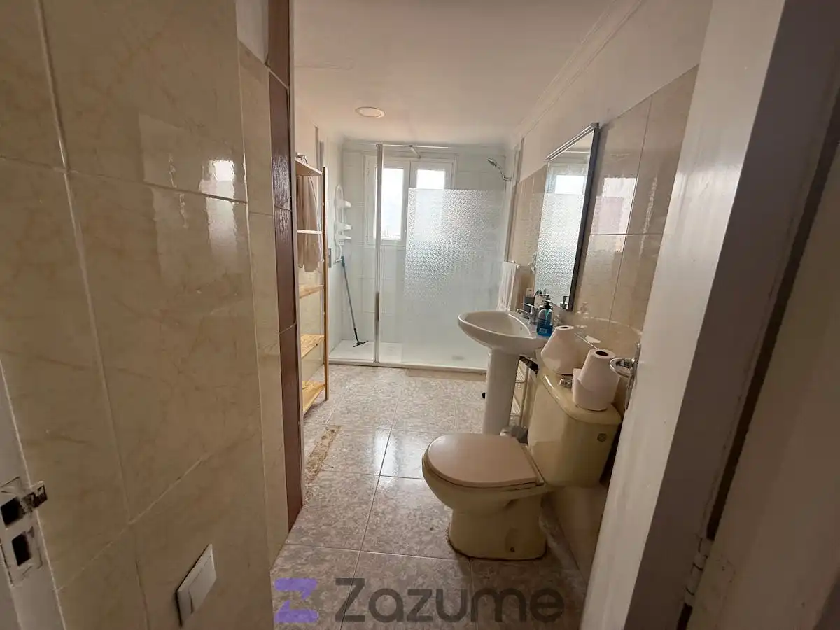 Bathroom of Flat for rent in Telde  with Furnished, Oven and Washing machine