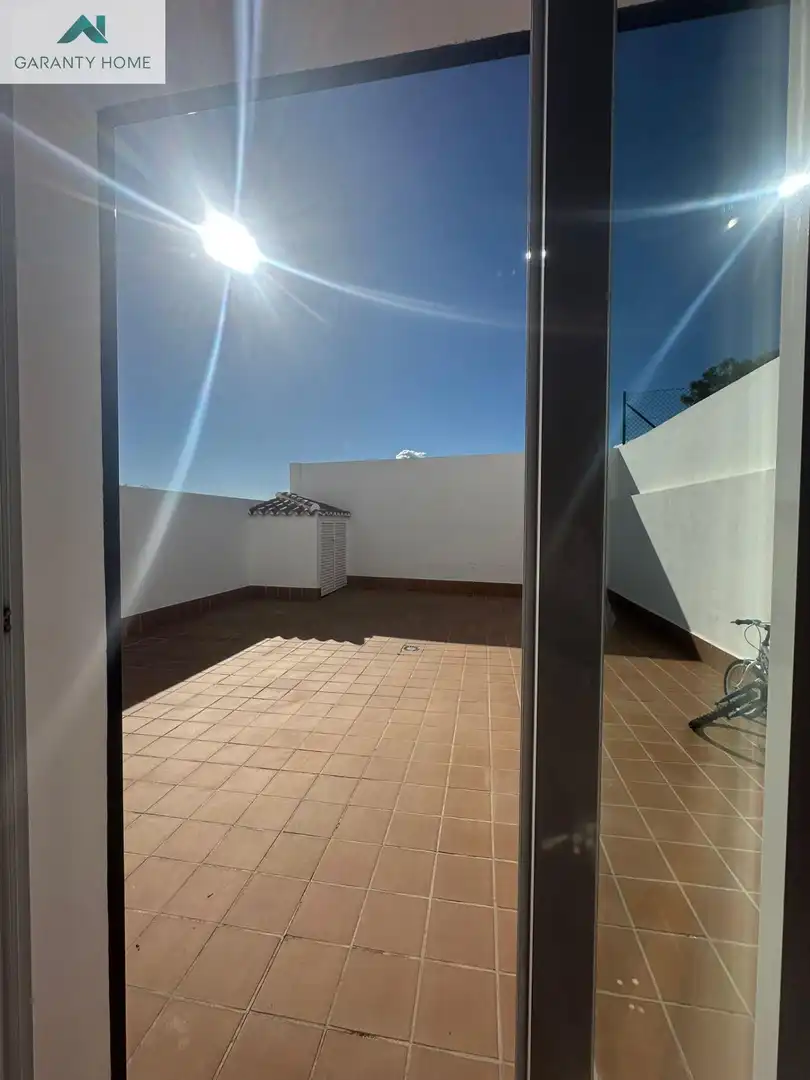 Casa adosada de alquiler en Riogordo