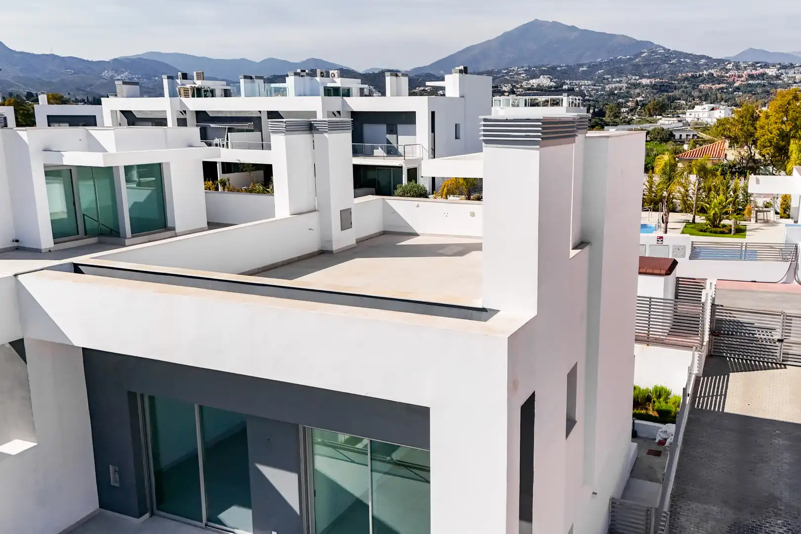 Vista exterior de Casa adosada en venta en Marbella con Aire acondicionado, Jardín privado y Terraza