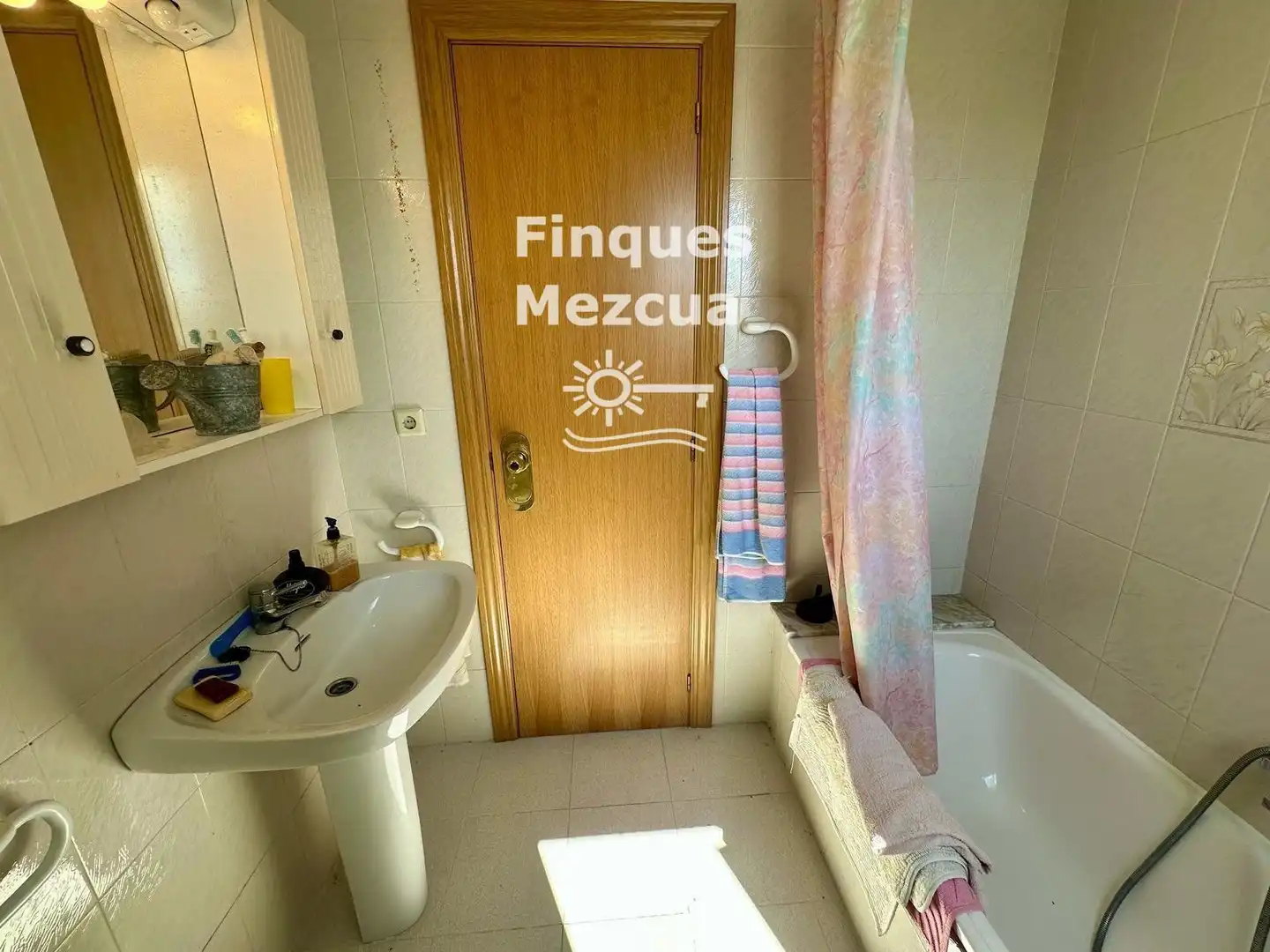 Bathroom of Houses for sale in El Vendrell  with Terrace, Storage room and Swimming Pool
