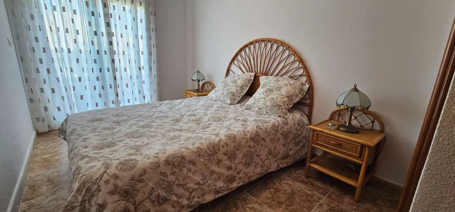 Habitación de Dúplex en venta en Orihuela con Terraza, Piscina y Amueblado