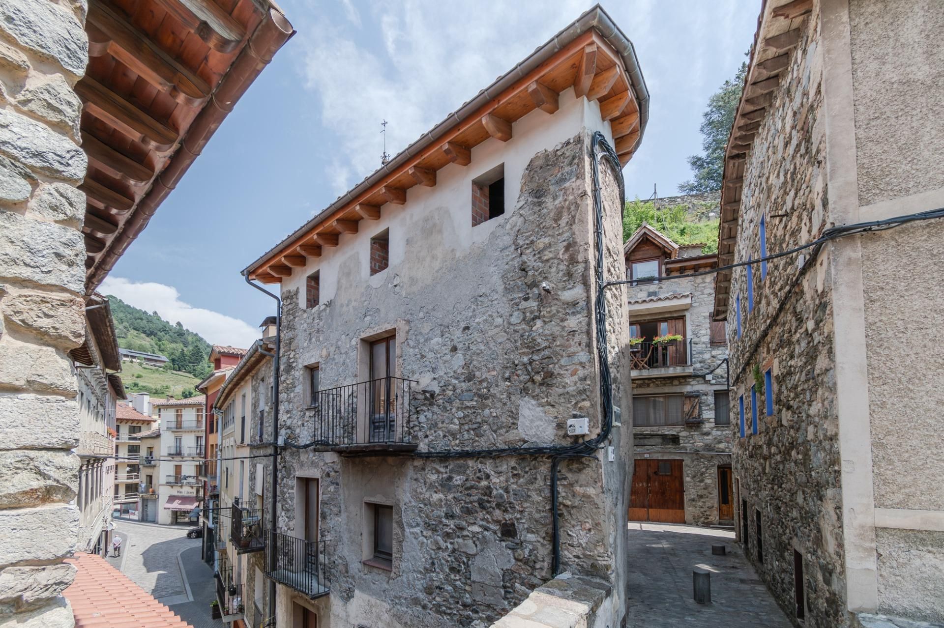 Exterior view of Building for sale in Camprodon