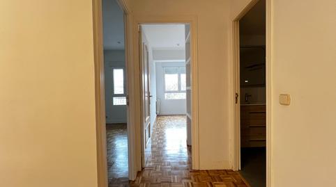 Foto 3 de Piso de alquiler en Calle Añastro, Apóstol Santiago,  Madrid Capital