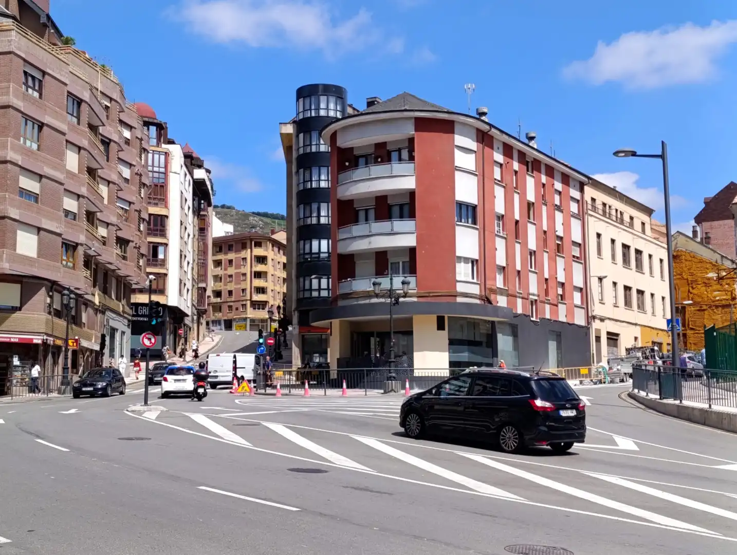 Vista exterior de Pis en venda en Oviedo  amb Calefacció, Terrassa i Traster