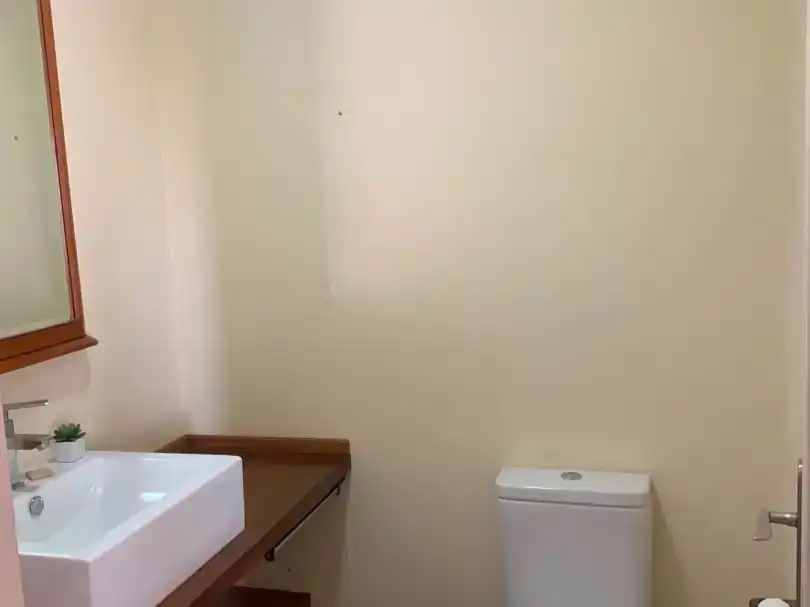 Bany de Casa o xalet en venda en Espartinas amb Aire condicionat, Jardí privat i Piscina