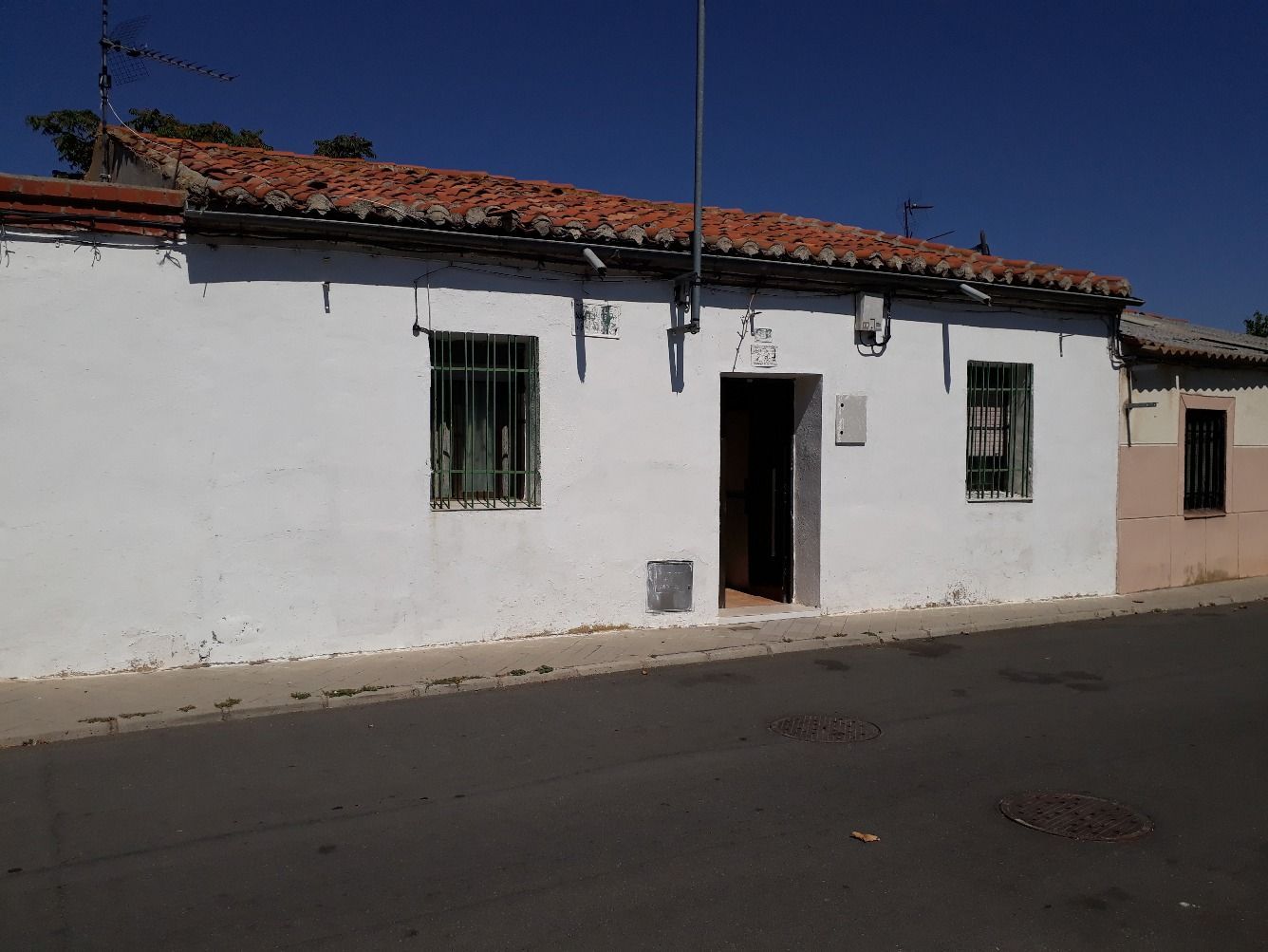 Exterior view of House or chalet for sale in Medina del Campo  with Storage room
