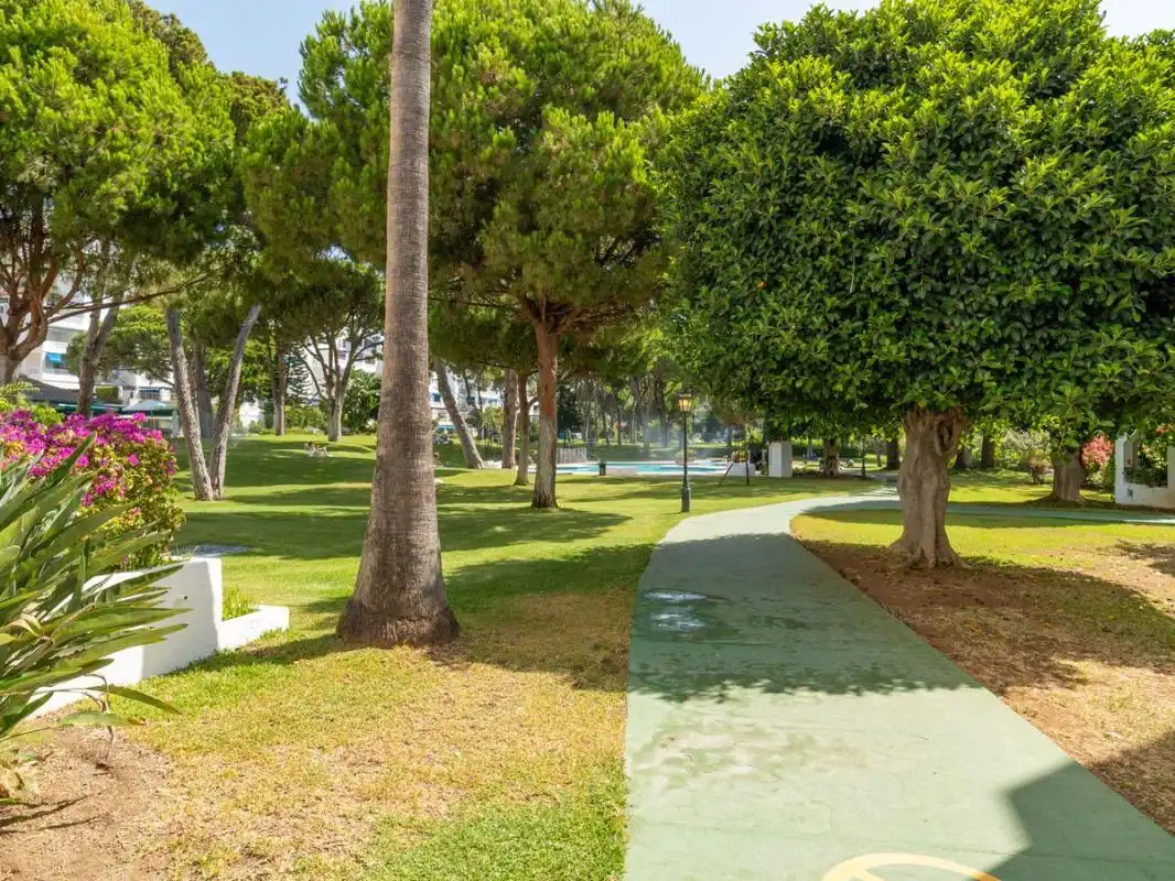 Exterior view of Flat for sale in Marbella  with Air Conditioner, Heating and Private garden