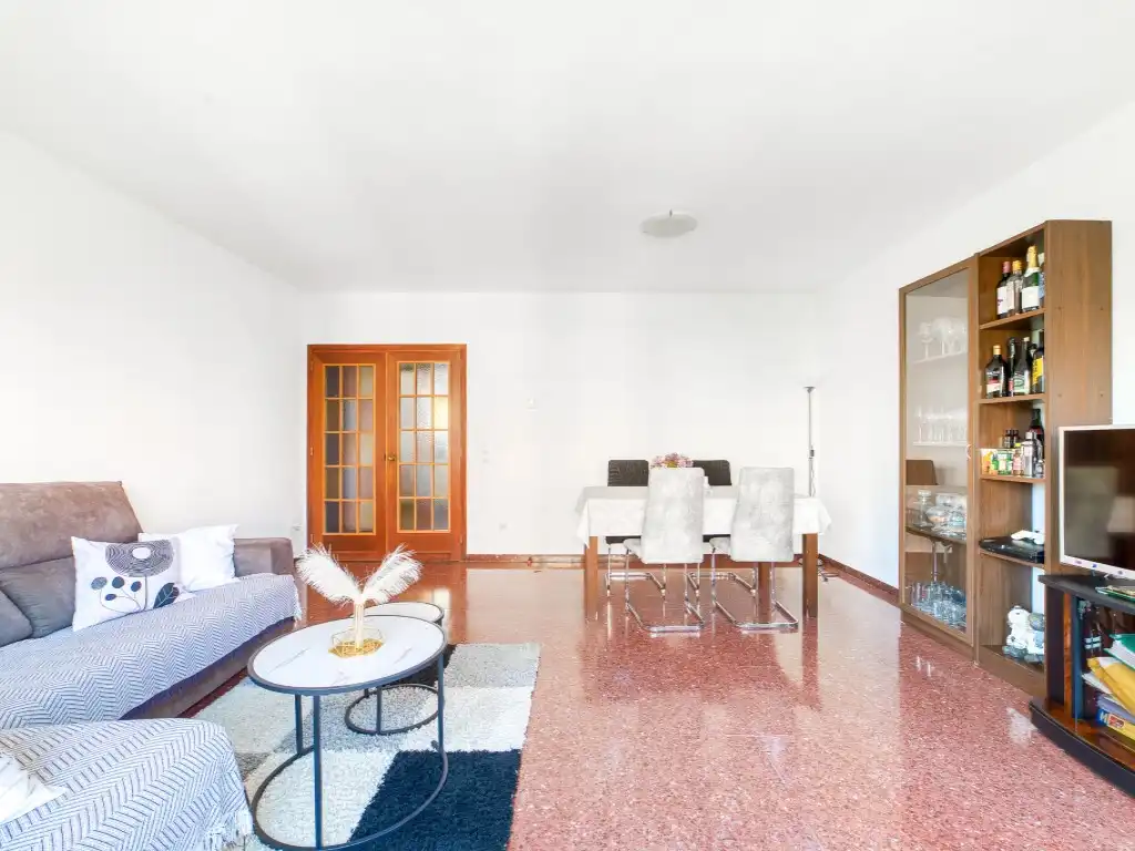 Living room of Flat for sale in Figueres  with Furnished