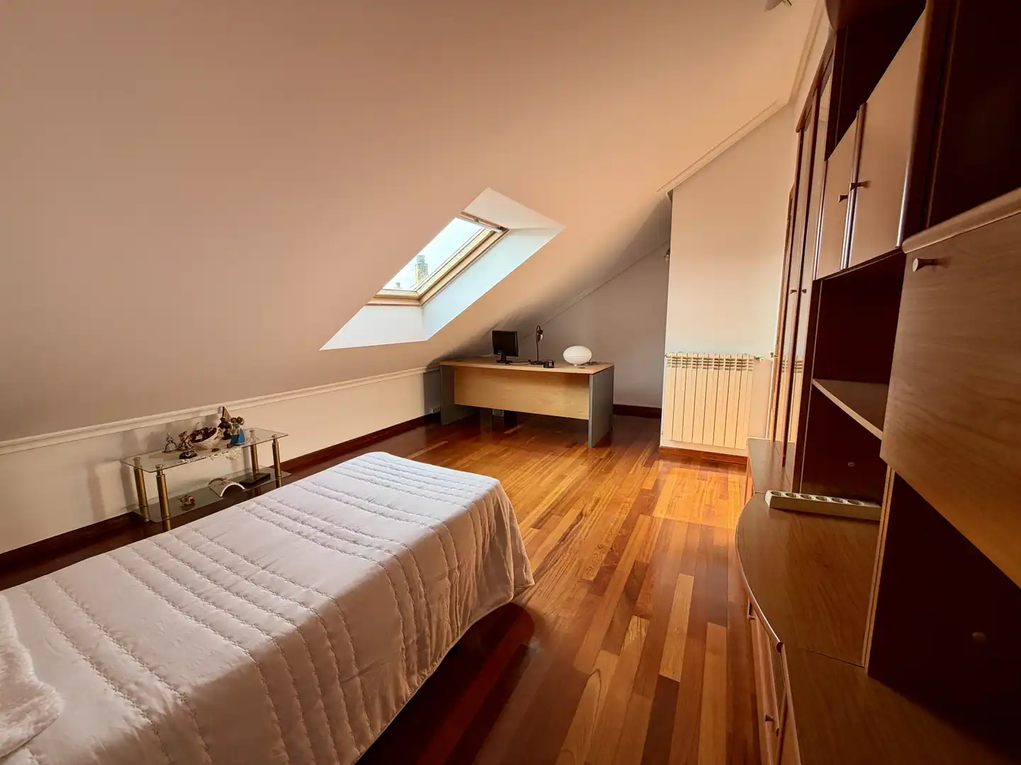 Habitación de Casa adosada en venta en Penagos con Calefacción, Jardín privado y Terraza