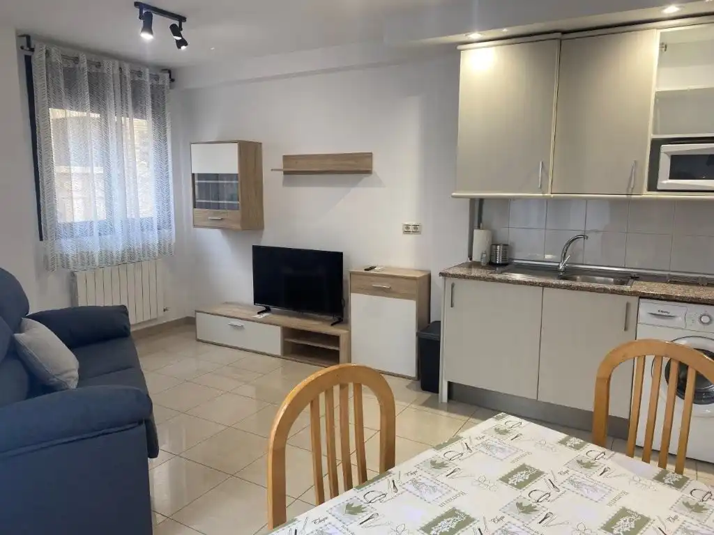 Küche von Wohnung zur Miete in Huesca mit Klimaanlage, Heizung und Möbliert