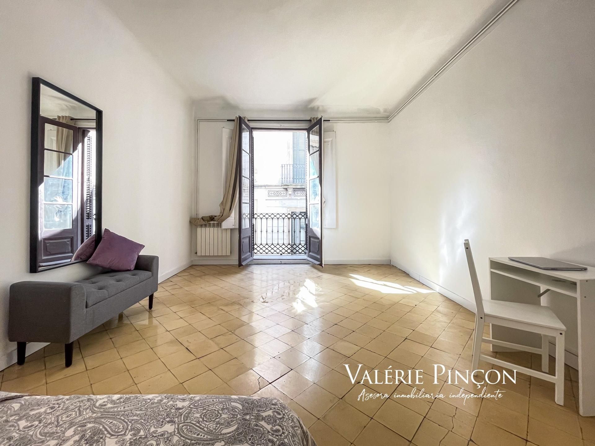Living room of Flat for sale in  Barcelona Capital  with Heating and Balcony