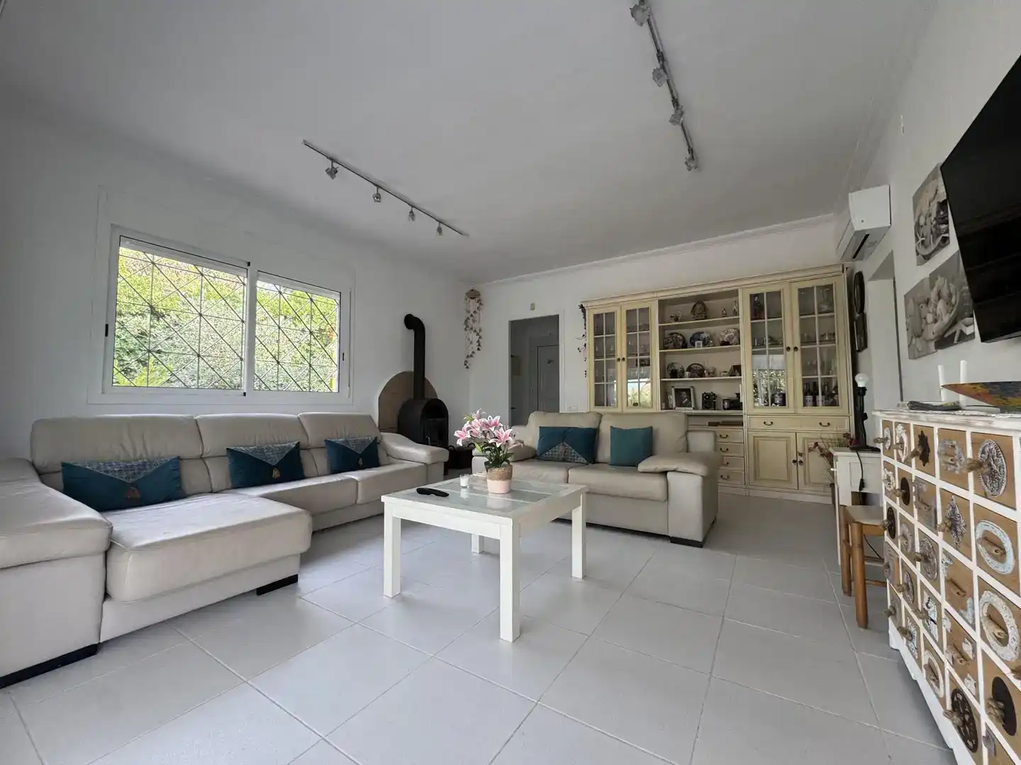 Sala d'estar de Casa o xalet en venda en Salou amb Aire condicionat i Piscina