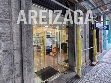 Locale commerciale in affitto a Etxaide Kalea 4