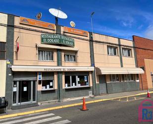 Local en venda en Santovenia de la Valdoncina amb Aire condicionat, Terrassa i Moblat