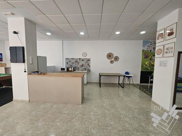 Locale commerciale in vendita a L´Hort del Escriba