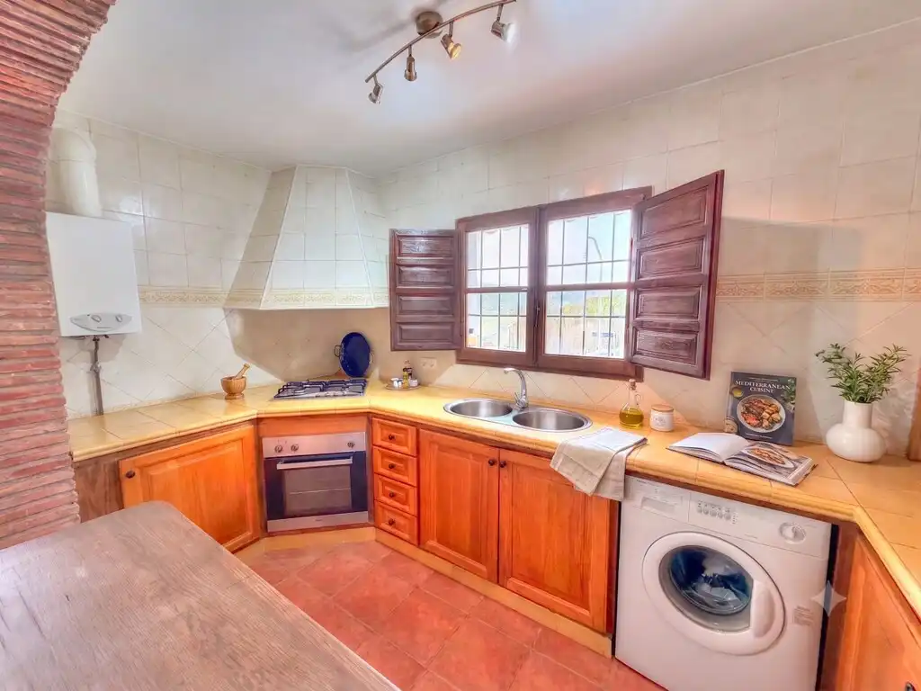 Cocina de Finca rústica en venta en Almáchar con Jardín privado, Trastero y Piscina