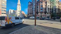 Vista exterior de Pis en venda en Bilbao  amb Calefacció