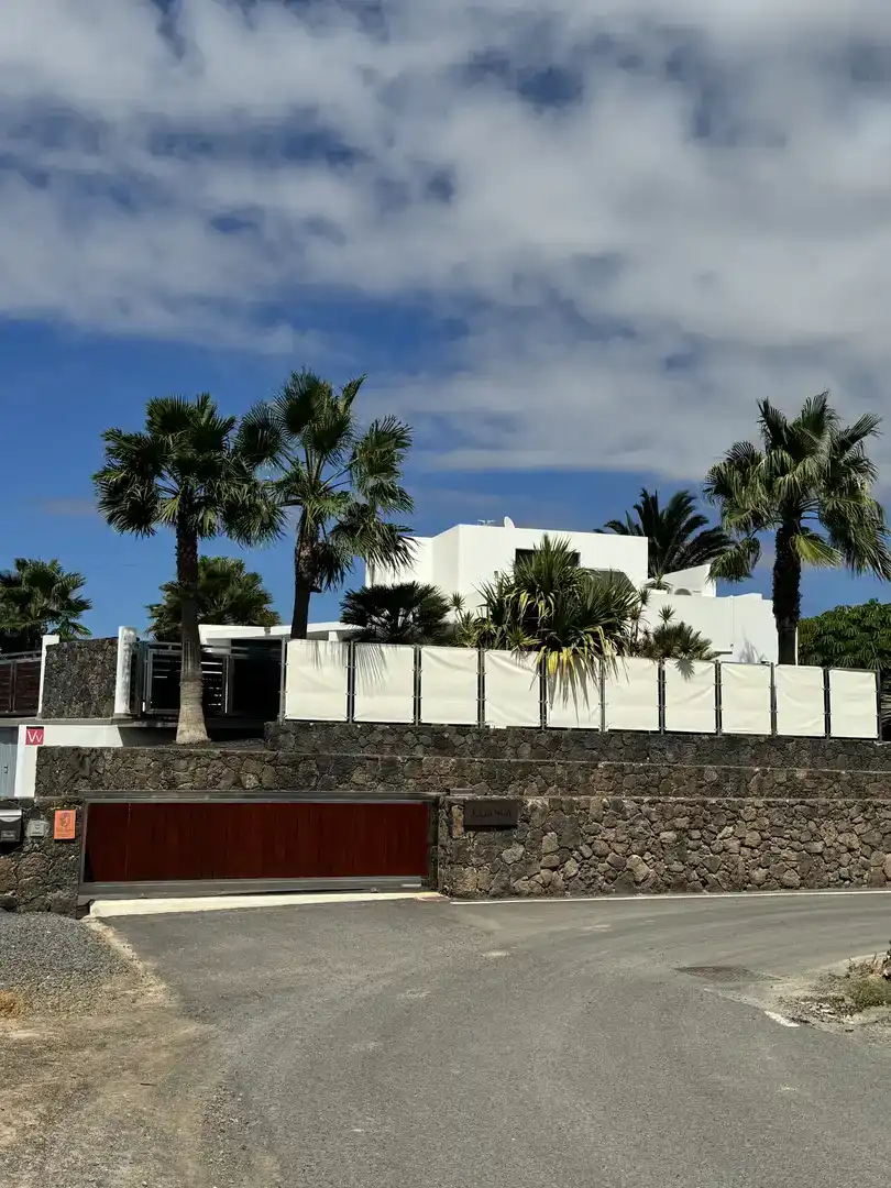 Vista exterior de Casa o chalet en venta en La Oliva con Aire acondicionado, Piscina y Balcón