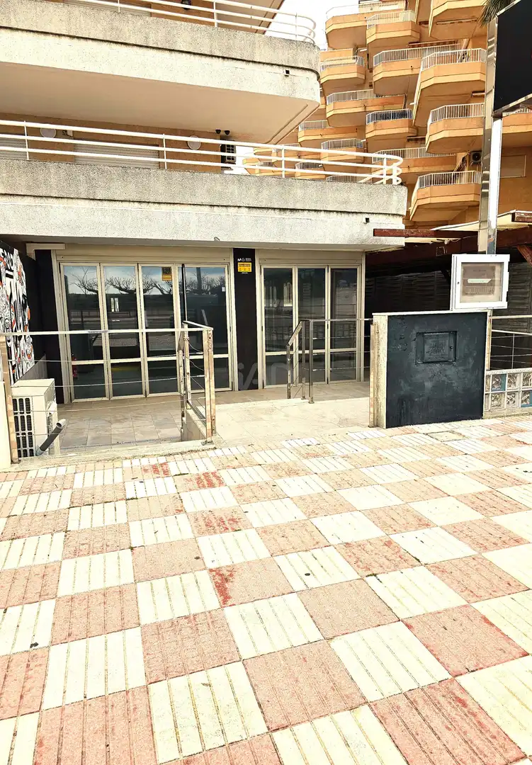 Vista exterior de Local en venta en Xeraco