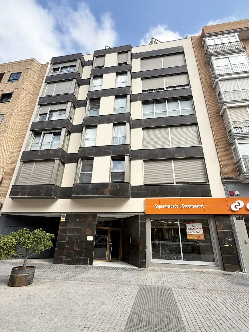 Pis amb ascensor en venda a Avinguda de l'Orxata 25