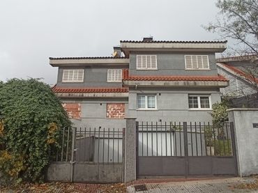 Casa bifamiliare in vendita a Av de la salud