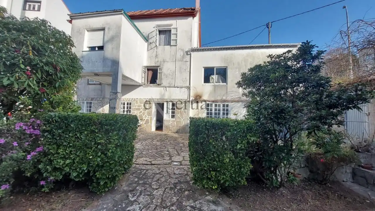 Vista exterior de Casa o xalet en venda en Rianxo amb Calefacció, Jardí privat i Traster