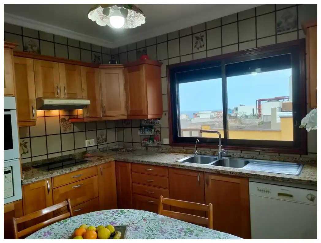 Cocina de Casa o chalet en venta en Telde con Jardín privado, Terraza y Trastero