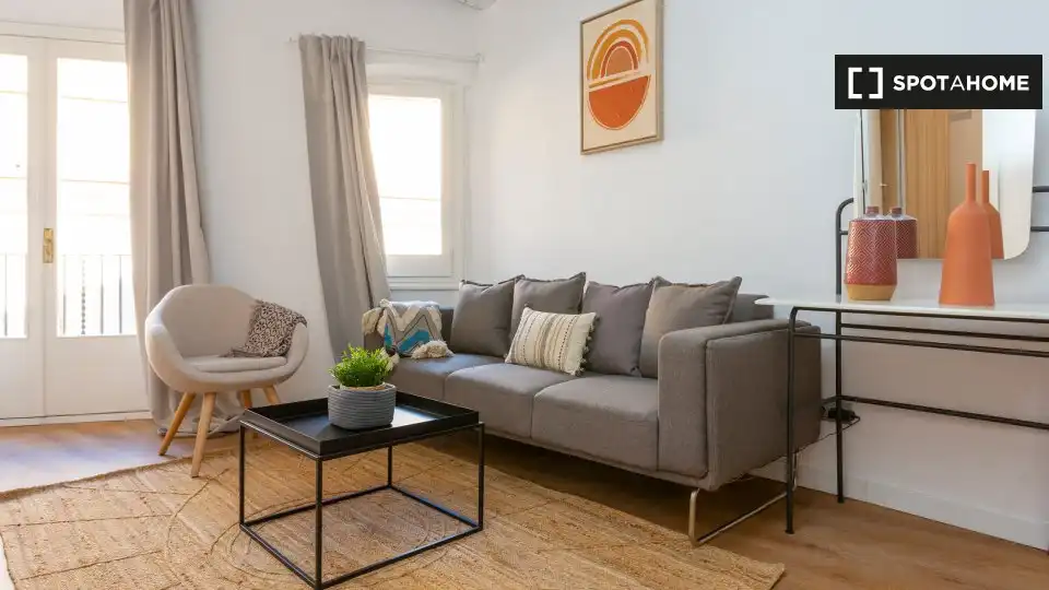 Flat with terrace to rent in Ciutat Vella, imagen 2