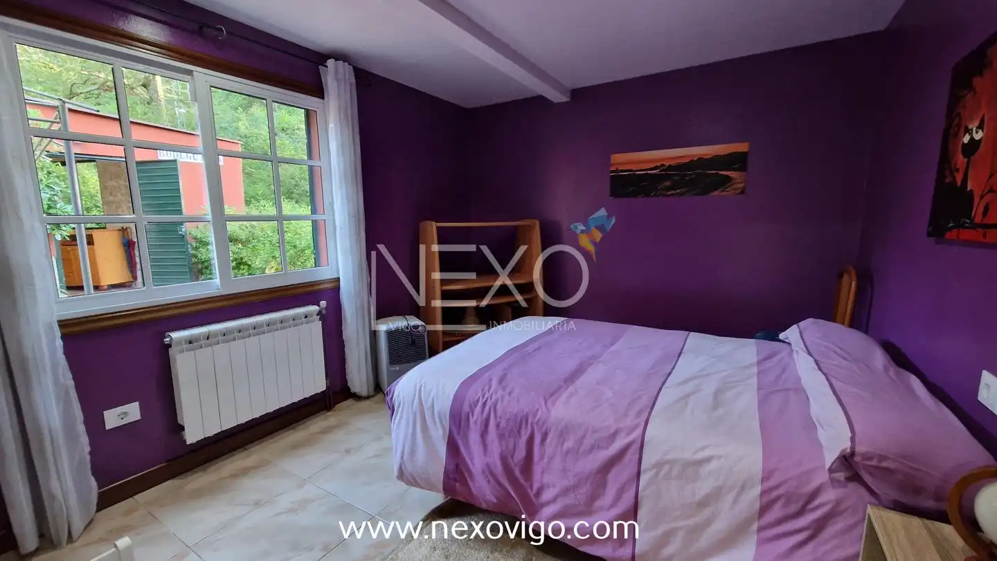 Habitación de Casa o chalet en venta en Cangas  con Calefacción, Jardín privado y Piscina