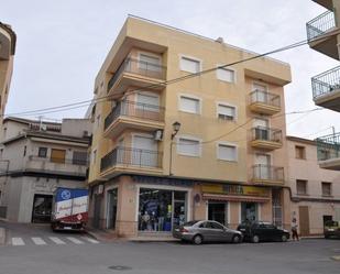 Vista exterior de Apartament en venda en El Pinós / Pinoso amb Balcó