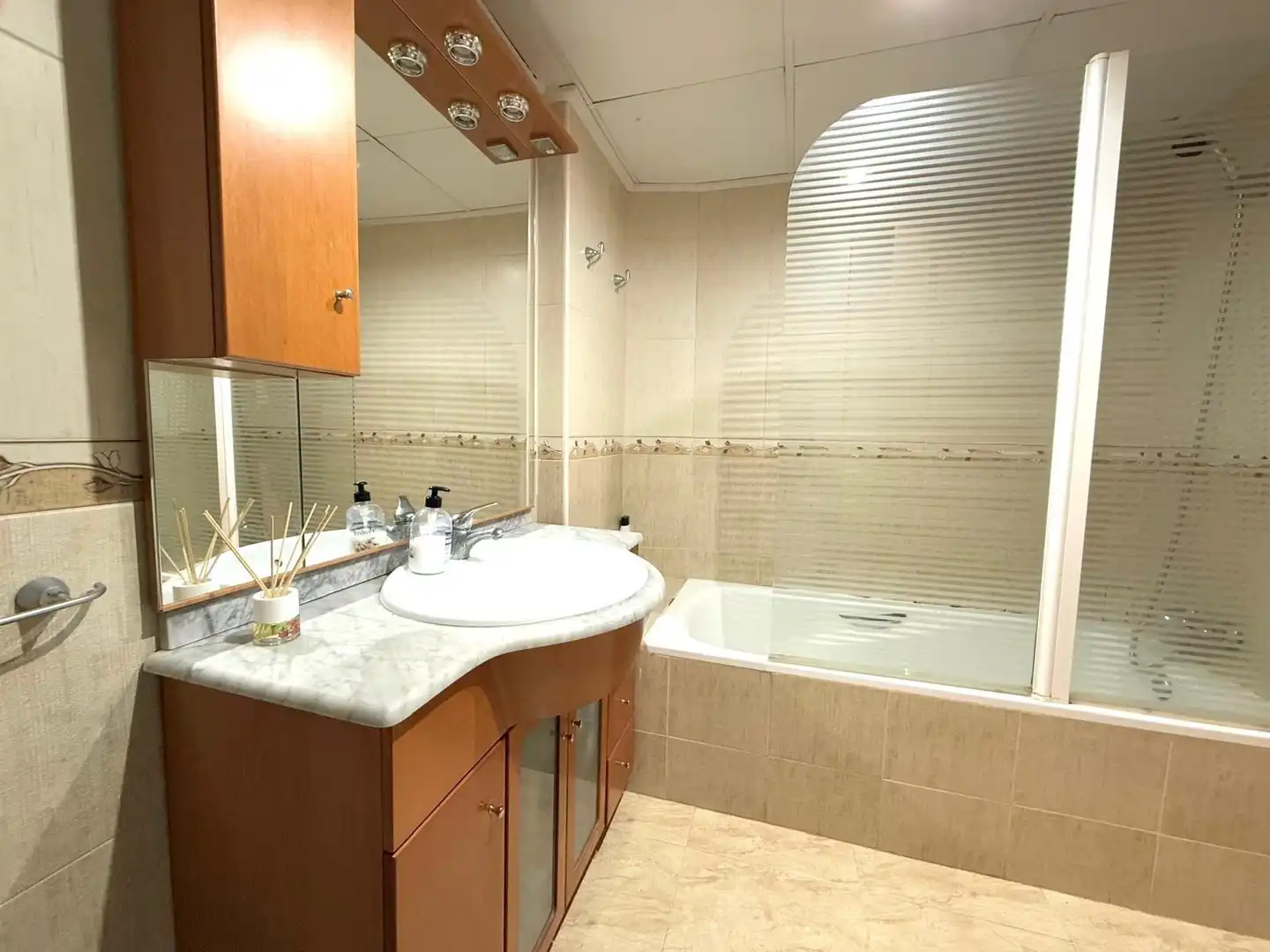 Badezimmer von Wohnung zum Verkauf in Orihuela mit Terrasse, Abstellraum und Balkon