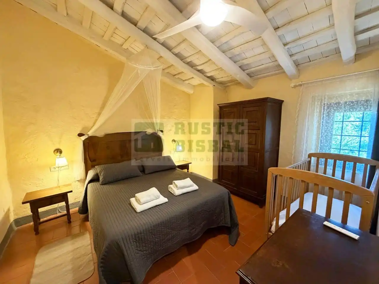 Habitación de Finca rústica de alquiler en Vilademuls con Aire acondicionado, Calefacción y Jardín privado