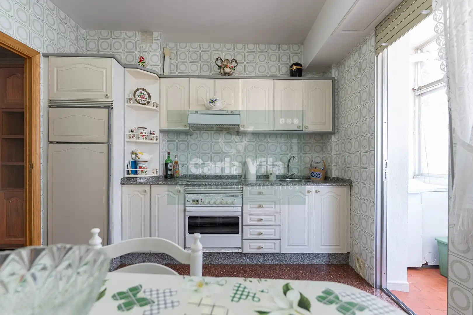 Cuina de Pis en venda en Lugo amb Calefacció, Parquet i Moblat