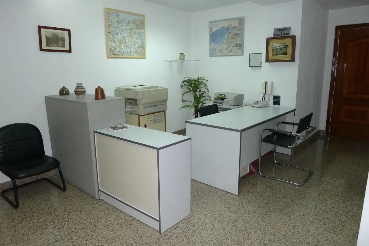 Oficina de alquiler en Rua Do Bierzo, 32, Universidad