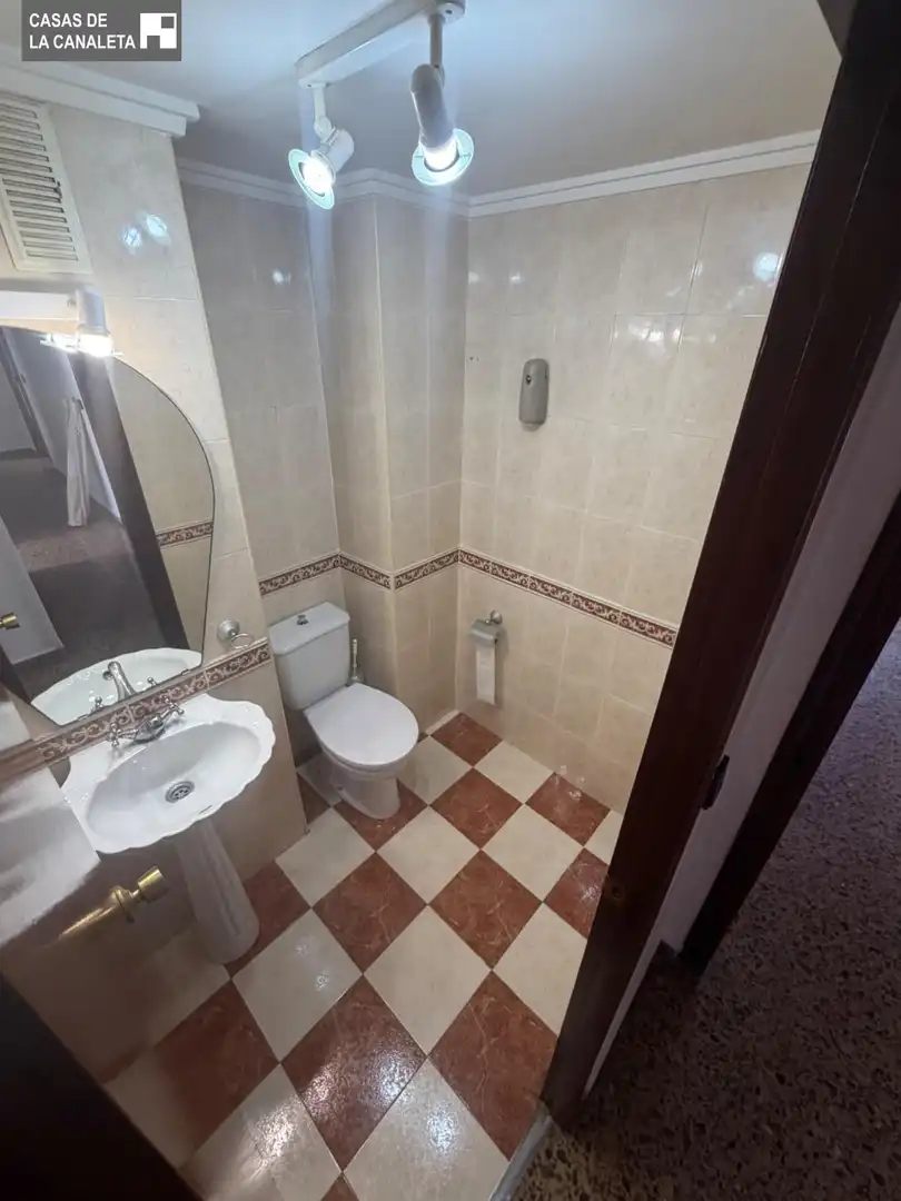 Baño de Piso en venta en Valencia con Aire acondicionado y Balcón