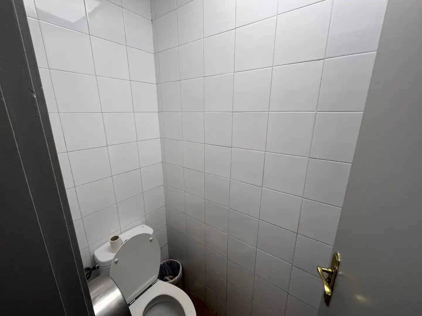 Baño de Local en traspaso en Sevilla con Amueblado