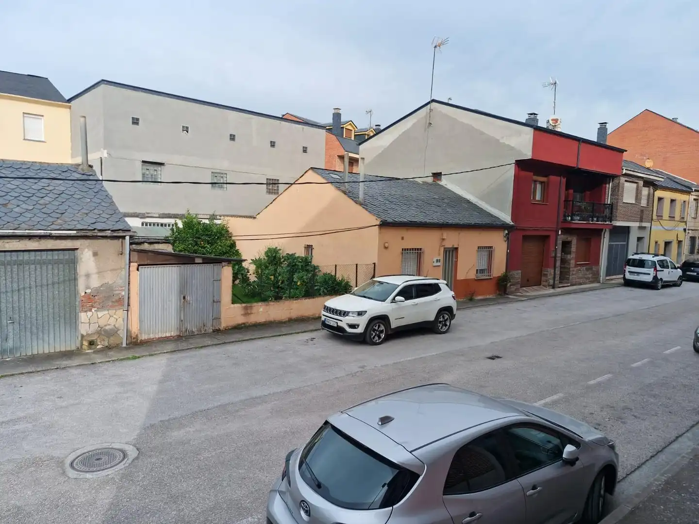 Vista exterior de Apartamento en venta en Ponferrada con Calefacción, Terraza y Trastero