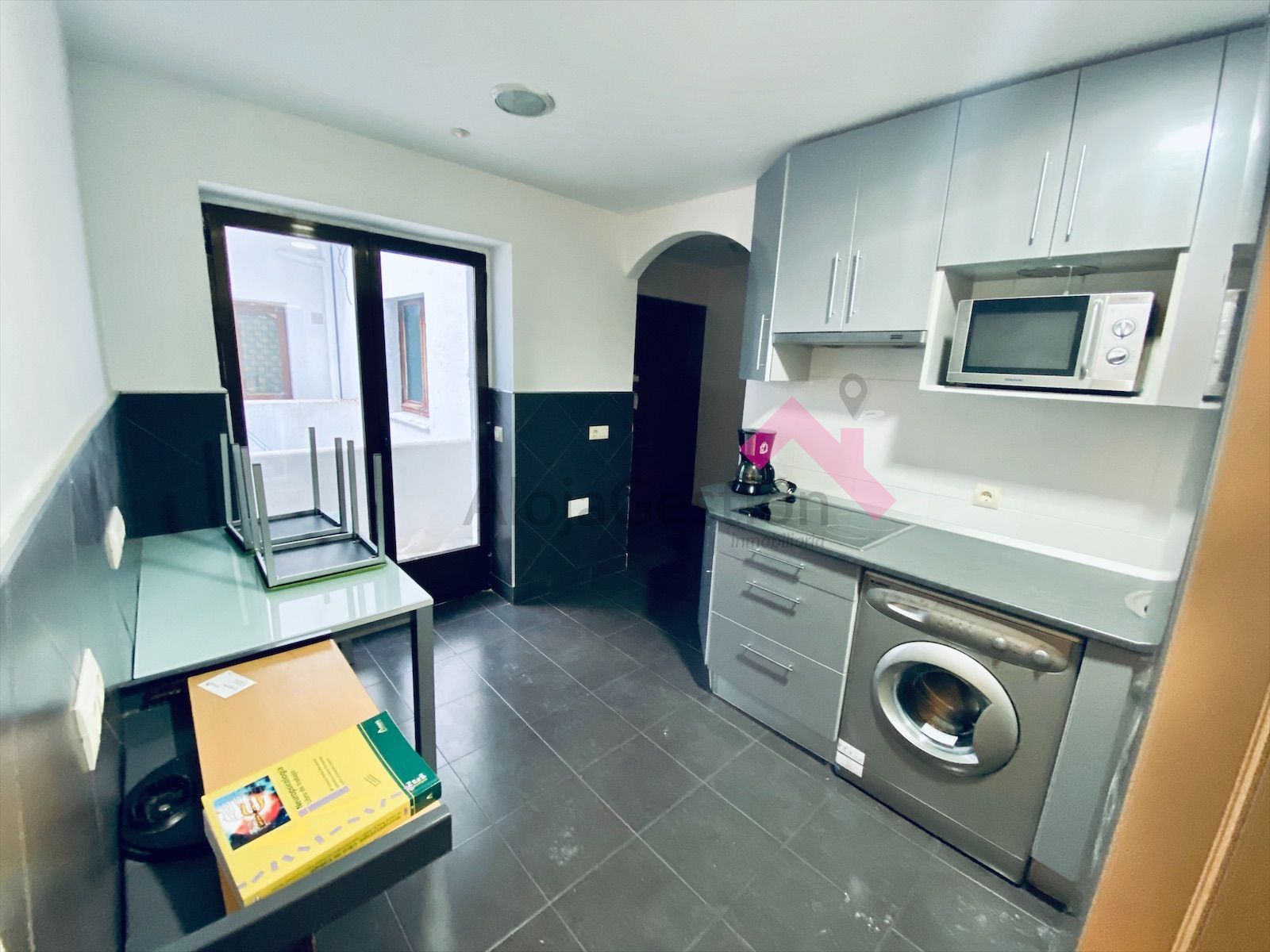 Pis de lloguer a Calle Alonso de Ojeda, Salesas