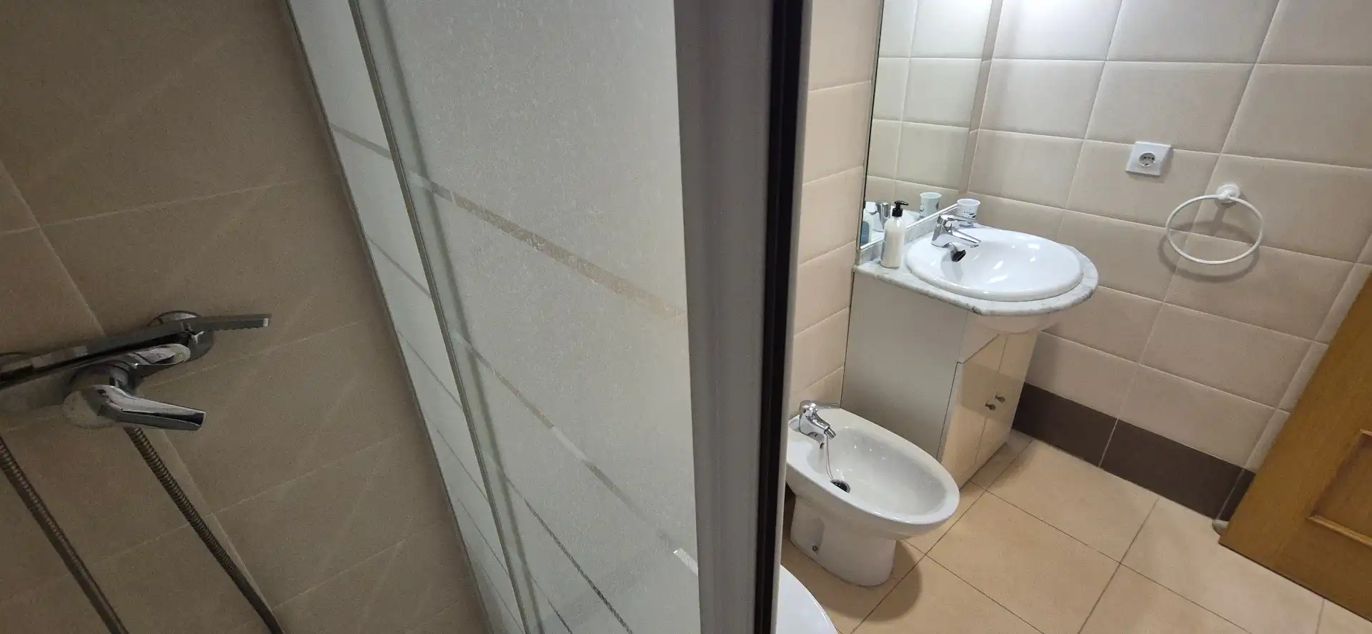 Bany de Apartament de lloguer en Gandia amb Aire condicionat, Calefacció i Jardí privat