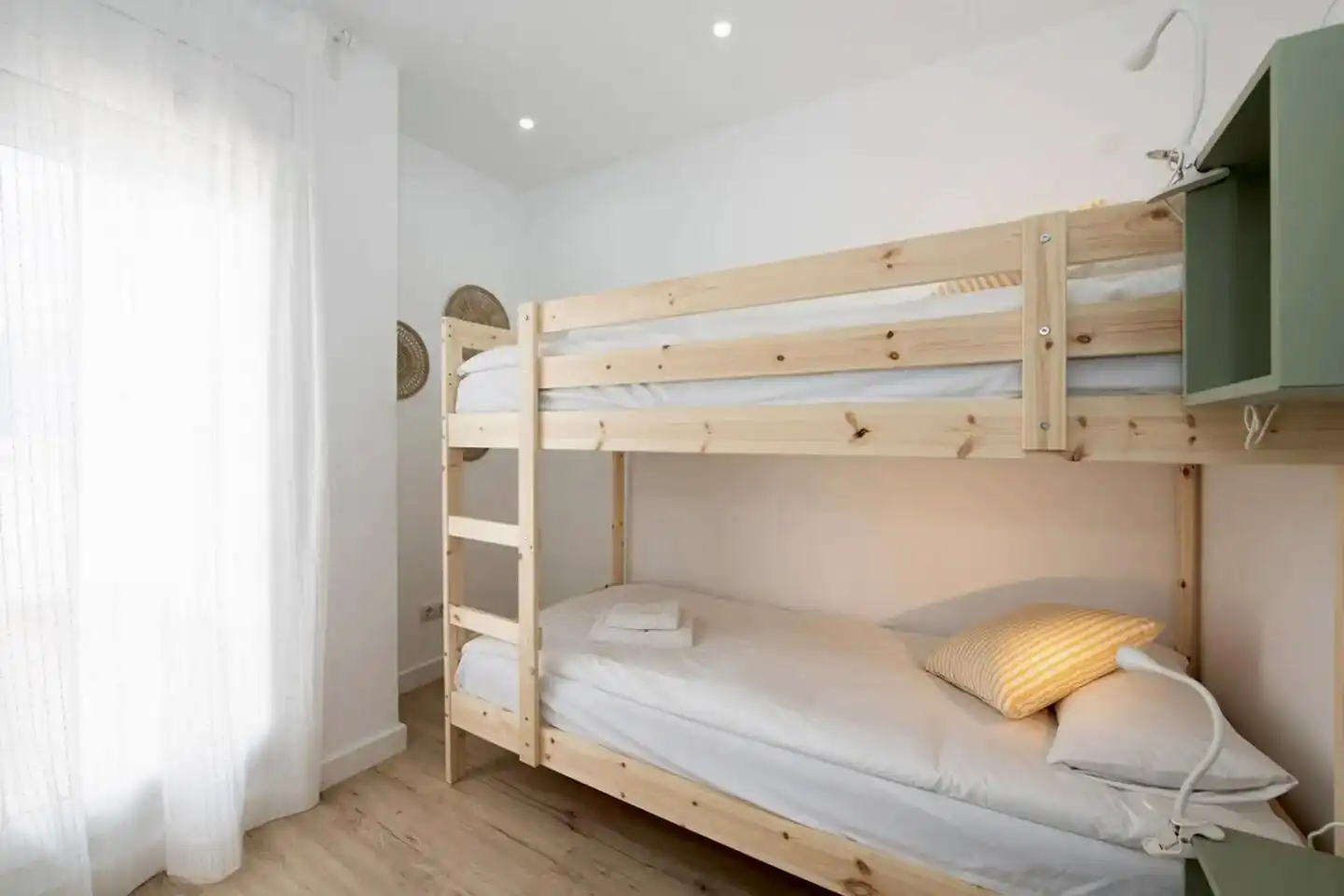 Habitación de Ático en venta en Gavà con Aire acondicionado, Terraza y Piscina