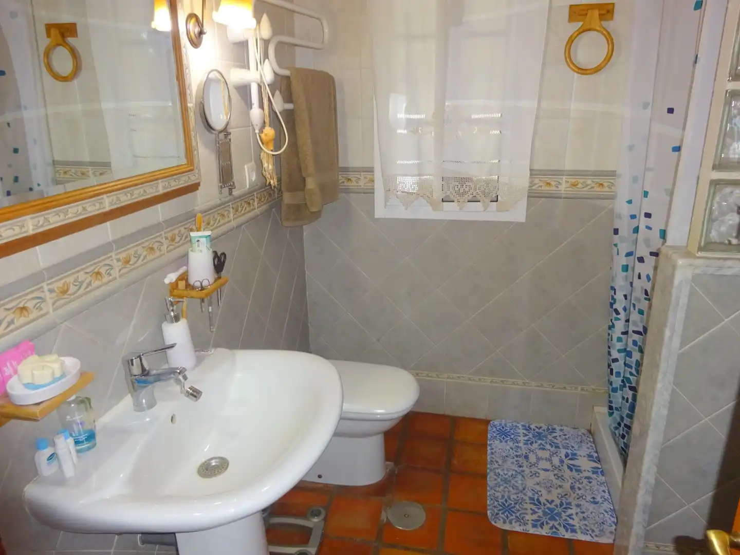 Bany de Casa o xalet en venda en Alhaurín de la Torre amb Aire condicionat, Jardí privat i Terrassa