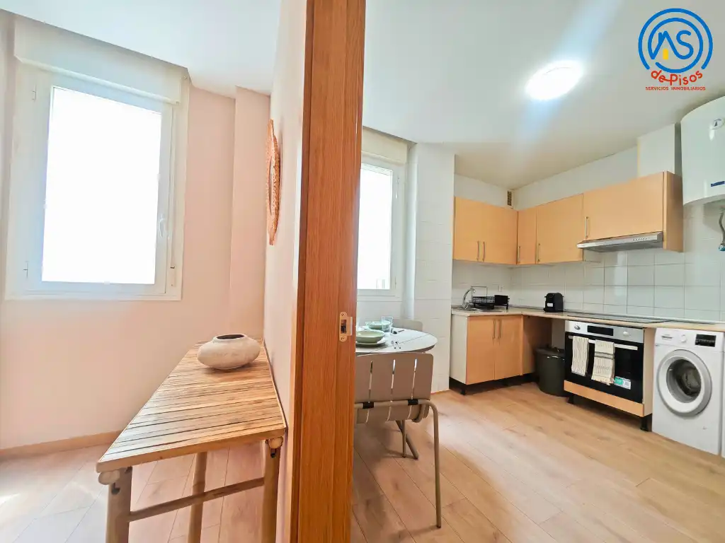 Cuina de Apartament de lloguer en Zaragoza amb Calefacció, Parquet i Moblat