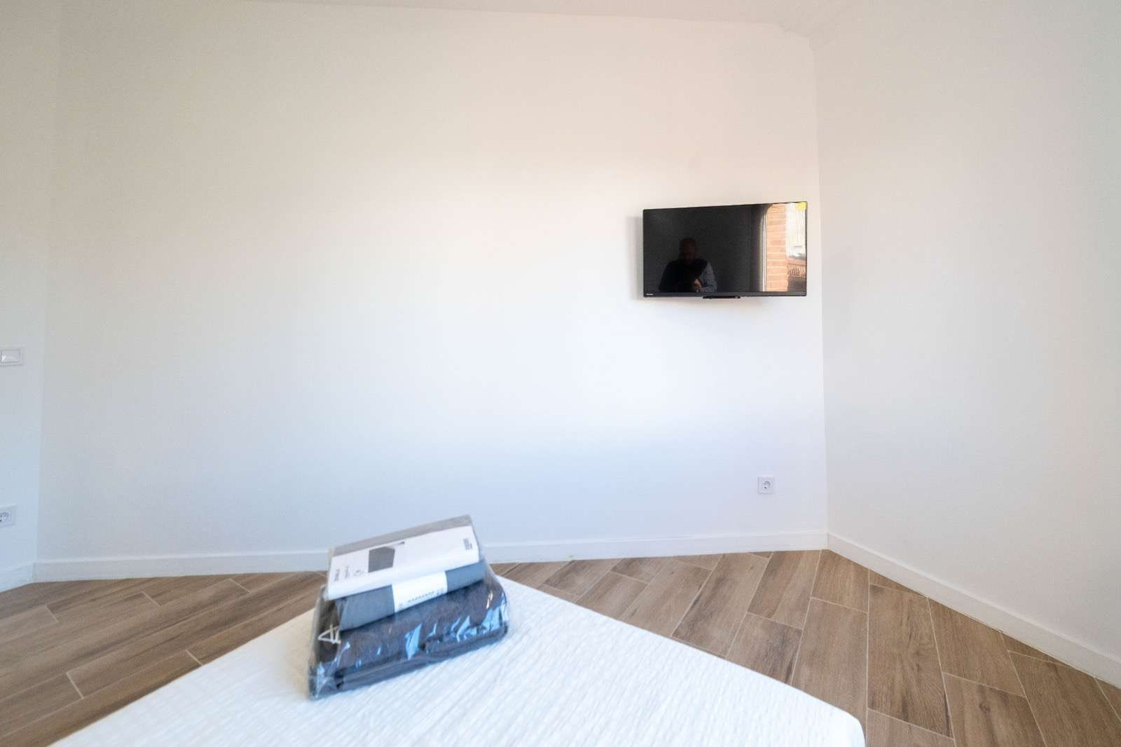Bedroom of Flat to share in Badalona  with Air Conditioner, Heating and Terrace