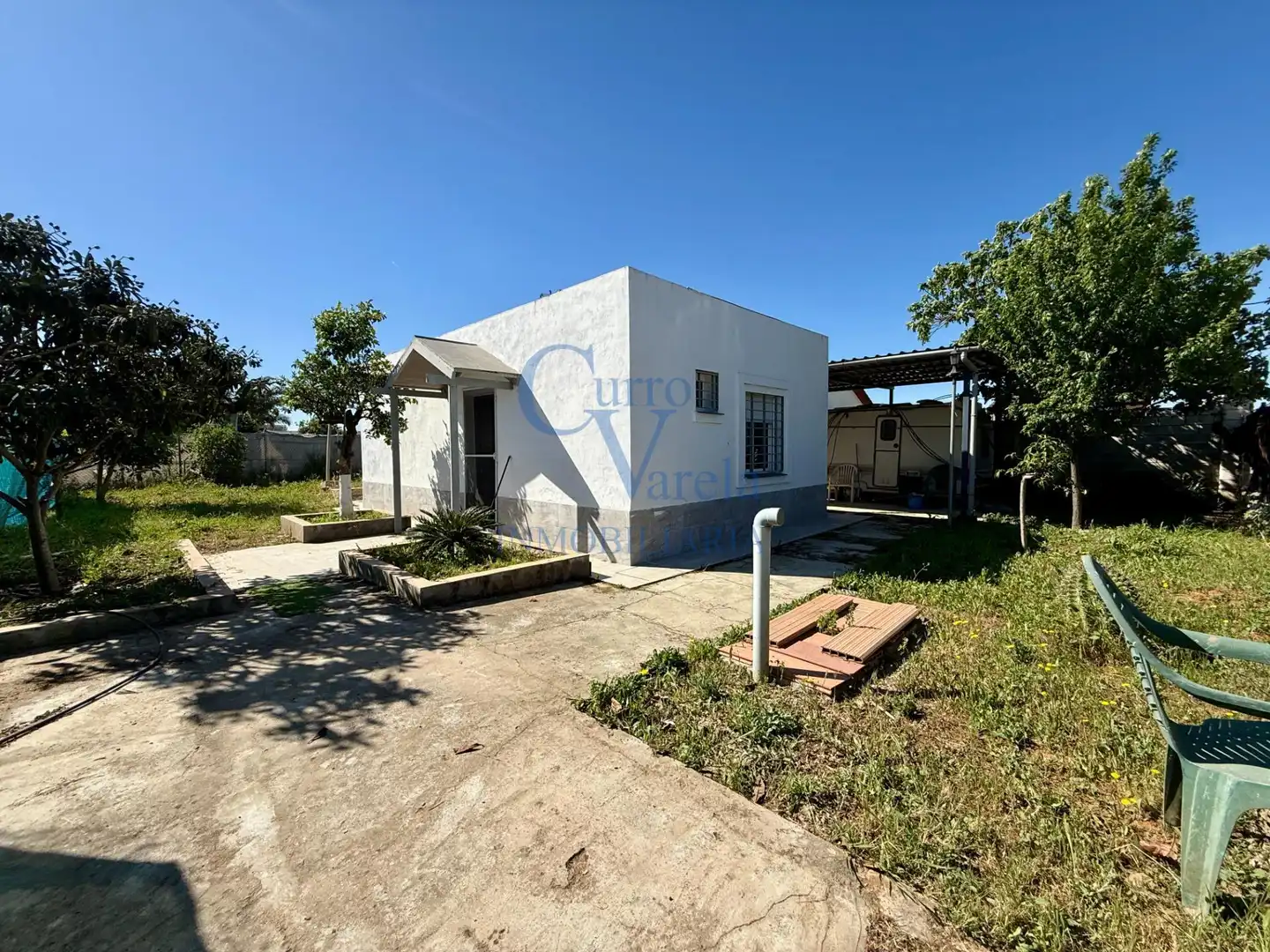 Exterior view of Country homes for sale in Dos Hermanas  with Air Conditioner, Private garden and Storage room