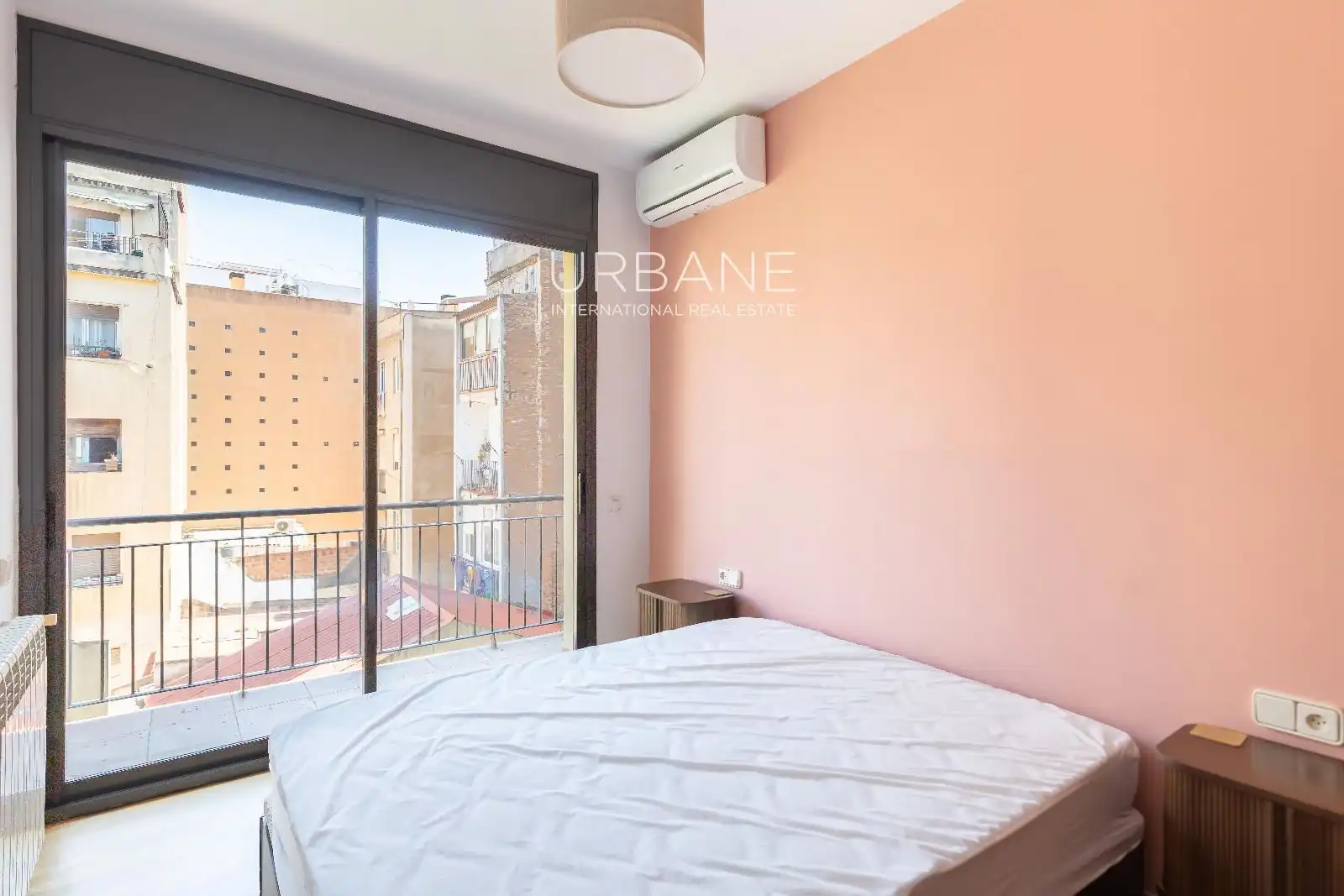 Bedroom of Flat for rent in Barcelona  with Air Conditioner, Terrace and Furnished