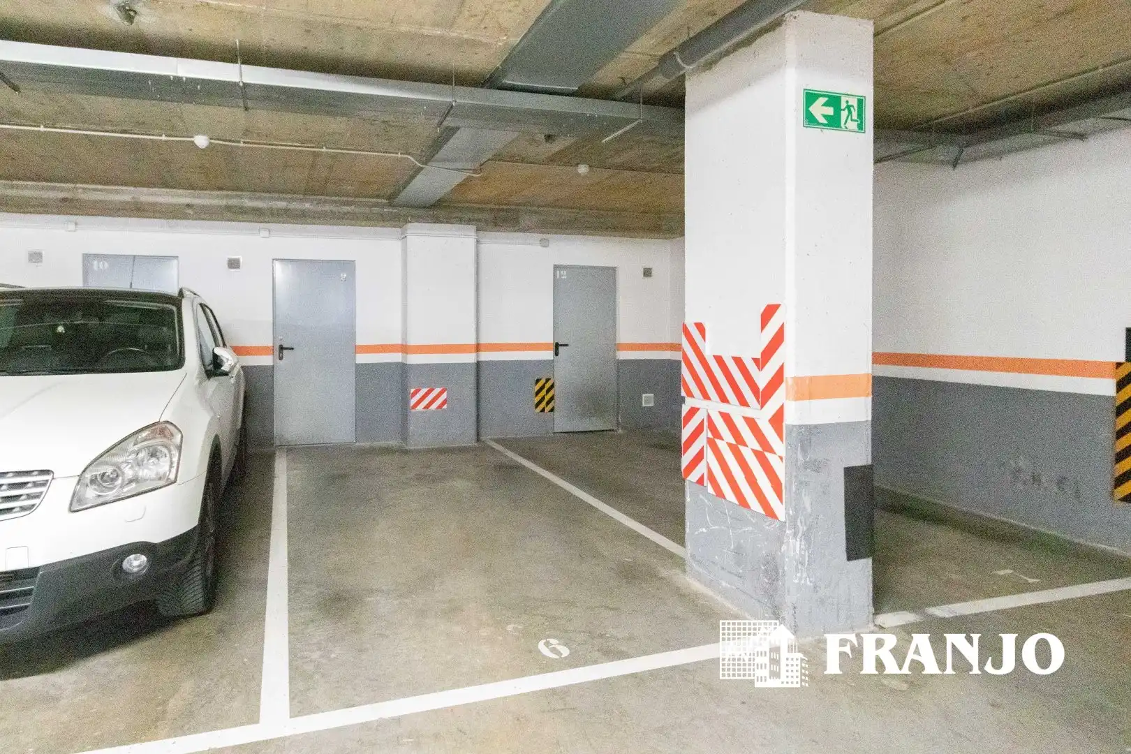 Parking de Piso en venta en Terrassa con Aire acondicionado, Calefacción y Trastero