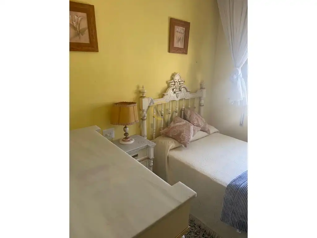 Dormitori de Finca rústica en venda en Villena amb Aire condicionat, Jardí privat i Piscina