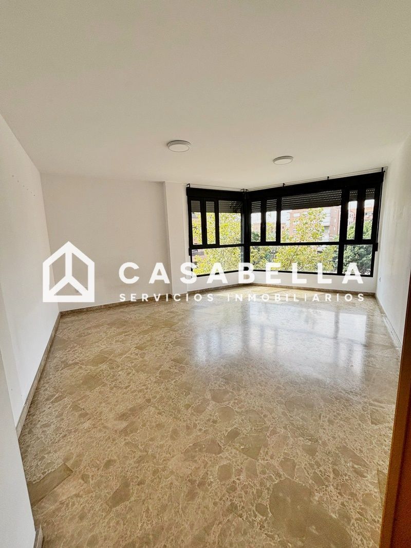 Exterior view of Flat to rent in  Valencia Capital  with Air Conditioner and Heating