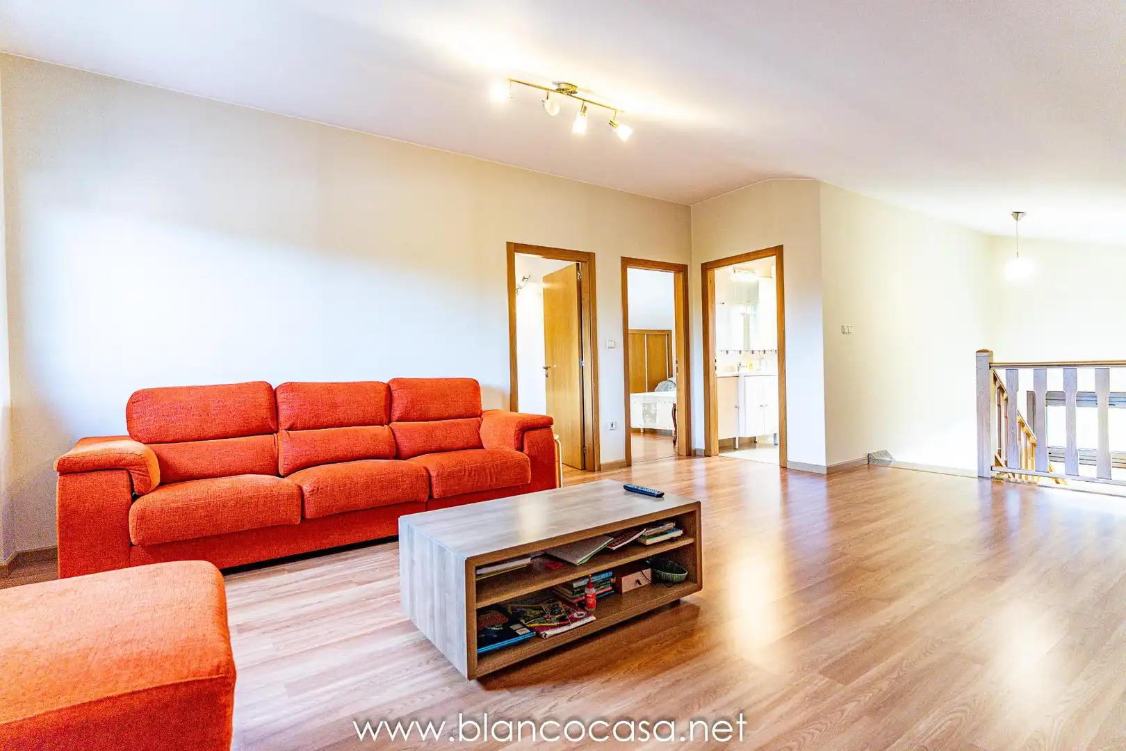 Sala de estar de Casa o chalet en venta en Carballo con Calefacción, Trastero y Amueblado
