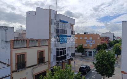 Exterior view of House or chalet for sale in  Sevilla Capital  with Terrace